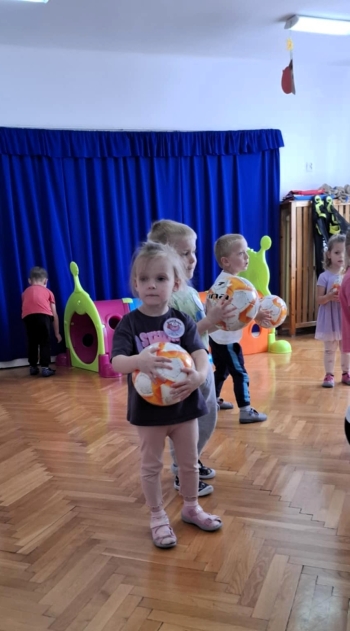 0a2daefc-9773-427f-8c08-02367d1d6838