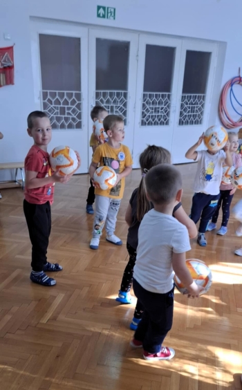 4fba467f-223c-4ebd-9ed8-38c4a3755645