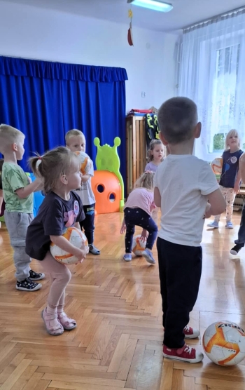 702a7fa9-f620-41ee-8561-620e37d0b338